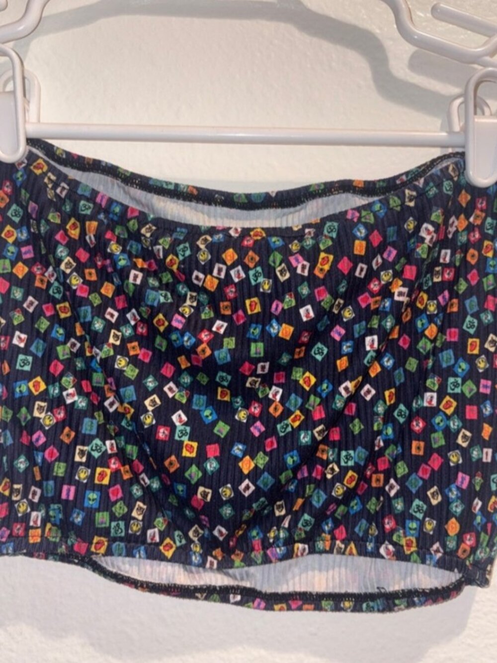Crop Top-Strapless - Picture 2 of 2